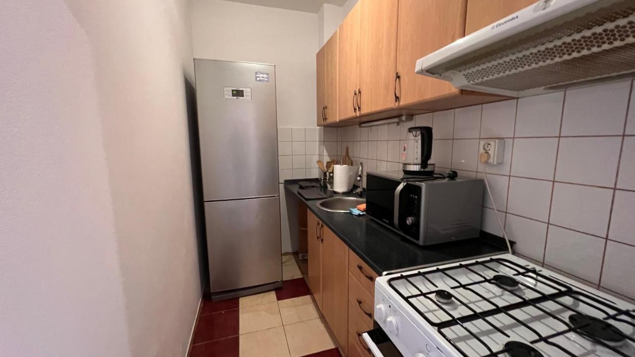 2 Room Apartment, Near Oc Galeria, Petrzalka 布拉迪斯拉发 外观 照片