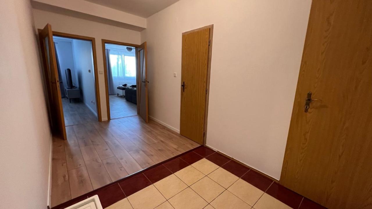 2 Room Apartment, Near Oc Galeria, Petrzalka 布拉迪斯拉发 外观 照片
