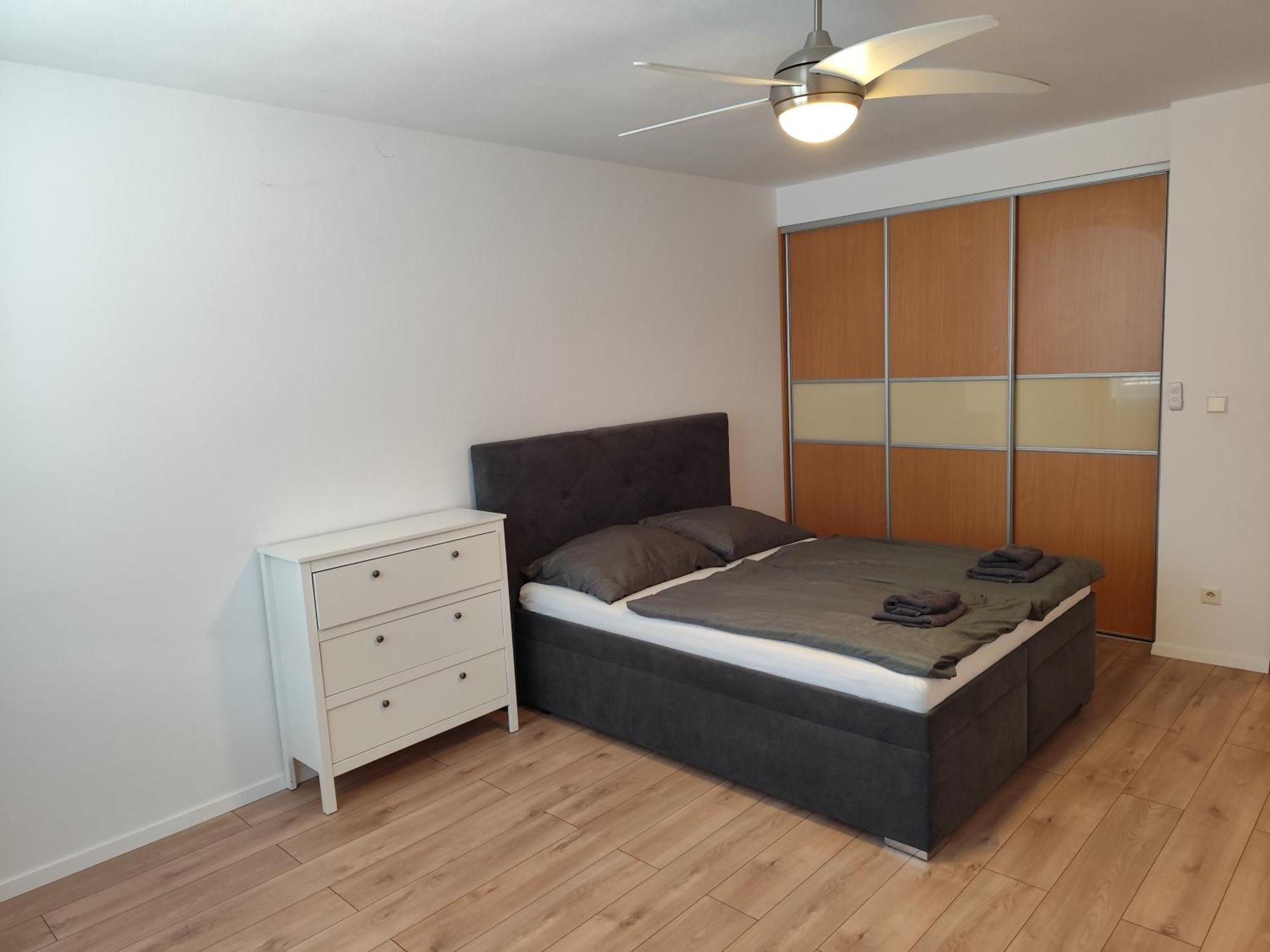2 Room Apartment, Near Oc Galeria, Petrzalka 布拉迪斯拉发 外观 照片