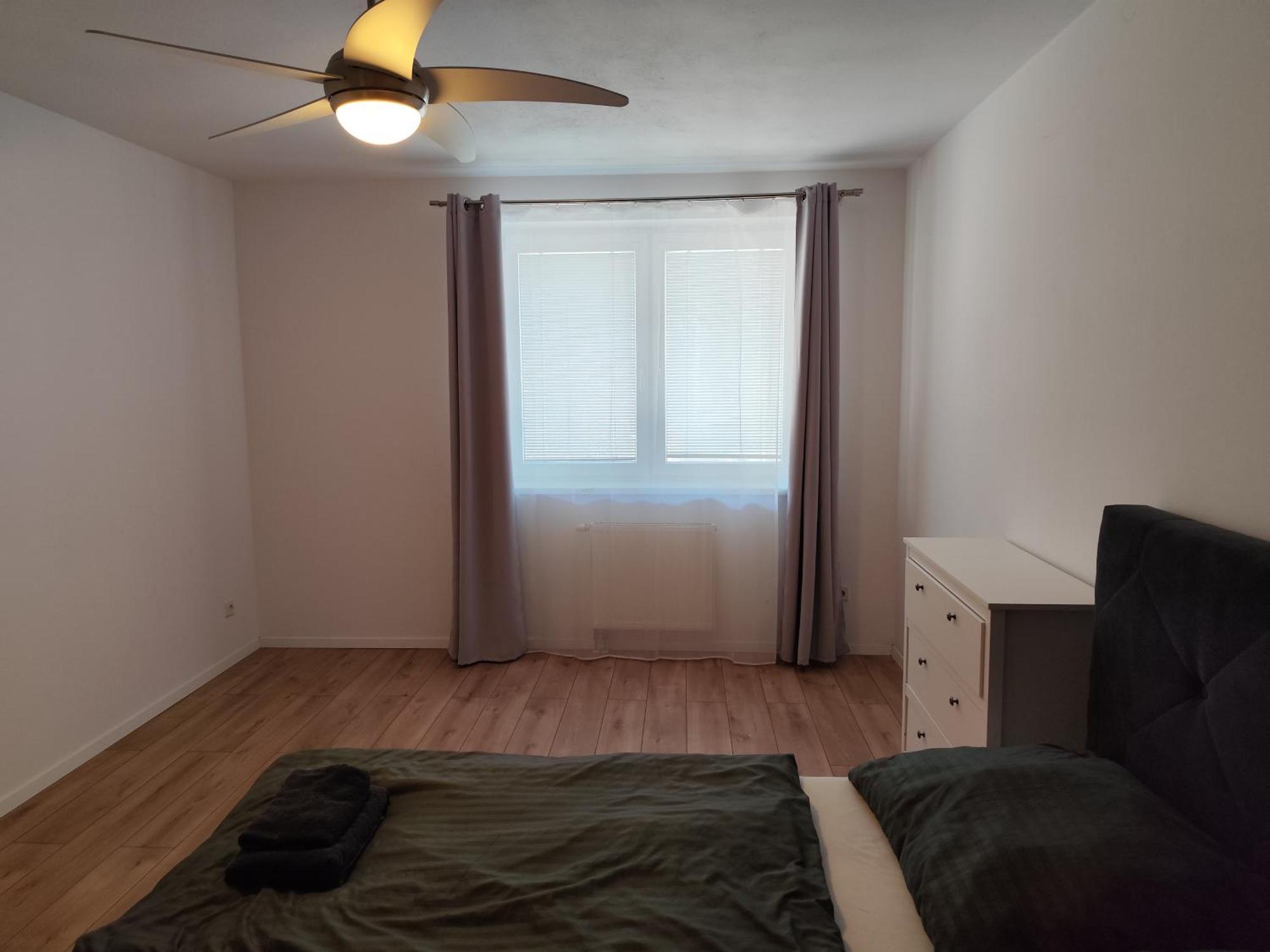 2 Room Apartment, Near Oc Galeria, Petrzalka 布拉迪斯拉发 外观 照片