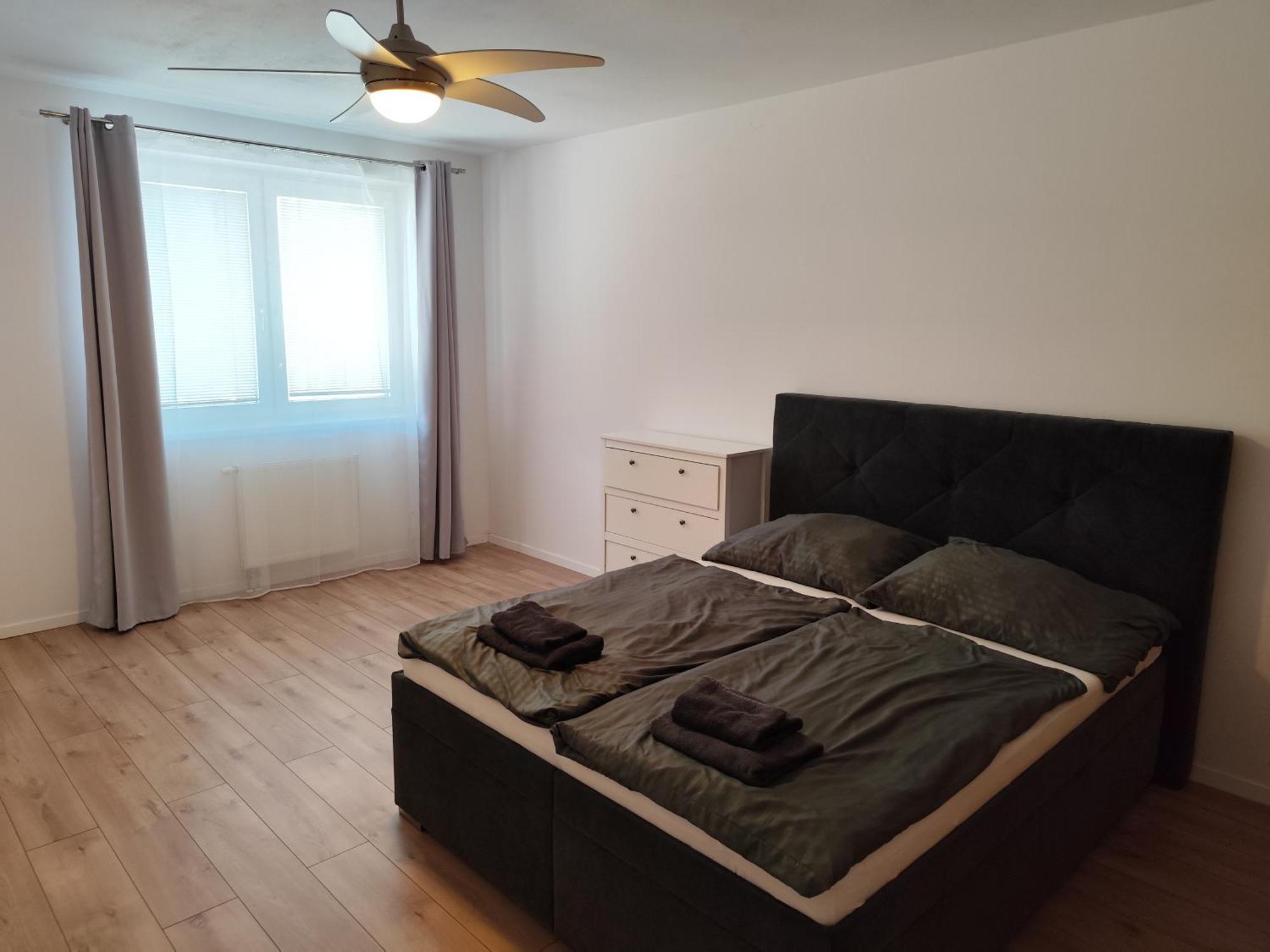2 Room Apartment, Near Oc Galeria, Petrzalka 布拉迪斯拉发 外观 照片